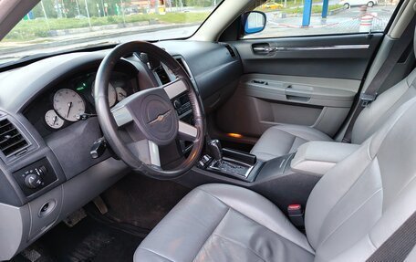 Chrysler 300C II, 2004 год, 900 000 рублей, 20 фотография