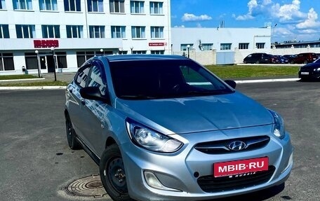 Hyundai Solaris II рестайлинг, 2011 год, 549 000 рублей, 1 фотография