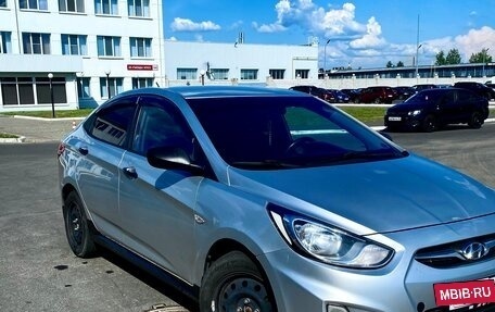 Hyundai Solaris II рестайлинг, 2011 год, 549 000 рублей, 2 фотография