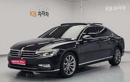 Volkswagen Passat B8 рестайлинг, 2021 год, 2 590 000 рублей, 1 фотография