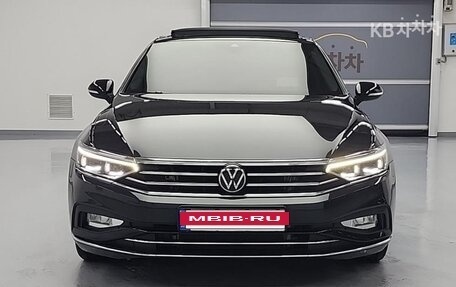Volkswagen Passat B8 рестайлинг, 2021 год, 2 590 000 рублей, 3 фотография
