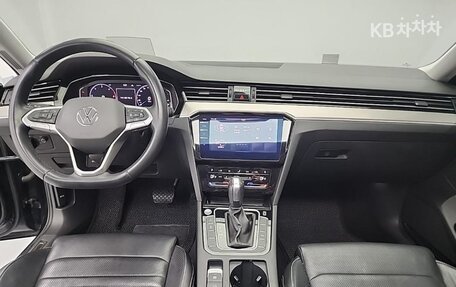 Volkswagen Passat B8 рестайлинг, 2021 год, 2 590 000 рублей, 15 фотография