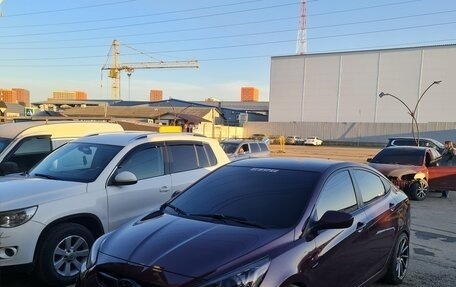 Hyundai Solaris II рестайлинг, 2013 год, 990 000 рублей, 19 фотография