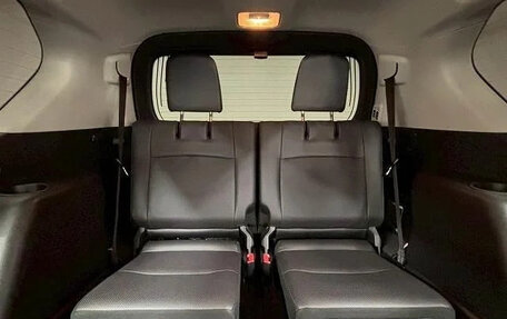 Toyota Land Cruiser Prado 150 рестайлинг 2, 2021 год, 3 514 123 рублей, 6 фотография