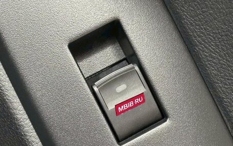 Toyota Land Cruiser Prado 150 рестайлинг 2, 2021 год, 3 514 123 рублей, 36 фотография