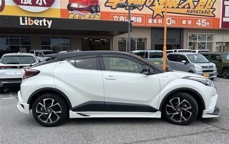 Toyota C-HR I рестайлинг, 2022 год, 1 721 000 рублей, 3 фотография