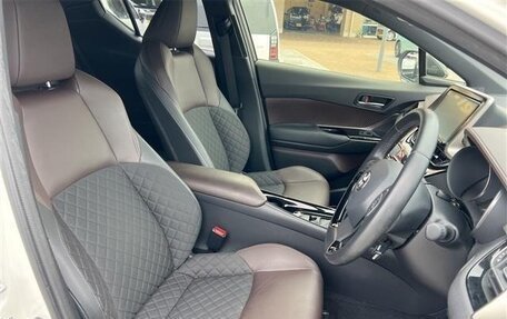 Toyota C-HR I рестайлинг, 2022 год, 1 721 000 рублей, 18 фотография