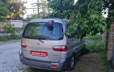 Hyundai Starex I рестайлинг, 2005 год, 700 000 рублей, 2 фотография