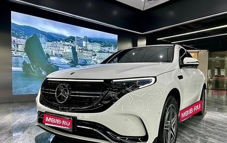 Mercedes-Benz EQC, 2022 год, 3 050 000 рублей, 1 фотография