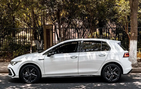 Volkswagen Golf VIII, 2022 год, 1 699 123 рублей, 2 фотография
