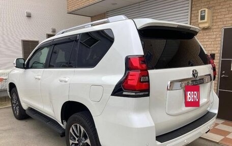 Toyota Land Cruiser Prado 150 рестайлинг 2, 2021 год, 3 450 000 рублей, 4 фотография