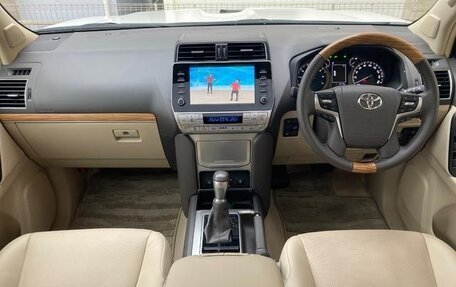 Toyota Land Cruiser Prado 150 рестайлинг 2, 2021 год, 3 450 000 рублей, 14 фотография