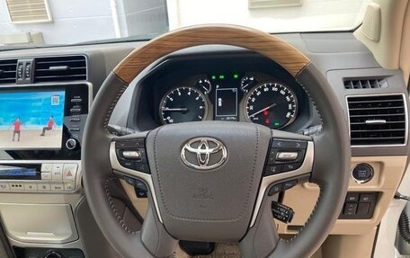 Toyota Land Cruiser Prado 150 рестайлинг 2, 2021 год, 3 450 000 рублей, 17 фотография