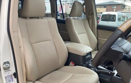 Toyota Land Cruiser Prado 150 рестайлинг 2, 2021 год, 3 450 000 рублей, 16 фотография