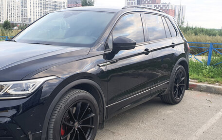 Volkswagen Tiguan II, 2021 год, 4 300 000 рублей, 3 фотография