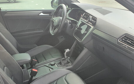 Volkswagen Tiguan II, 2021 год, 4 300 000 рублей, 6 фотография