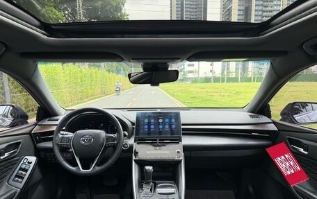 Toyota Avalon, 2022 год, 3 050 000 рублей, 5 фотография