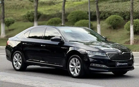 Skoda Superb III рестайлинг, 2021 год, 2 150 000 рублей, 3 фотография