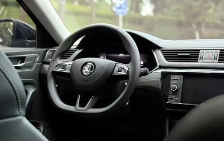 Skoda Superb III рестайлинг, 2021 год, 2 150 000 рублей, 13 фотография