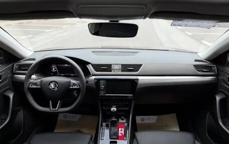 Skoda Superb III рестайлинг, 2021 год, 2 150 000 рублей, 12 фотография