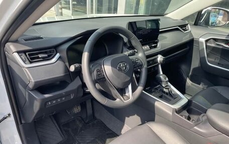 Toyota RAV4, 2024 год, 3 190 000 рублей, 3 фотография