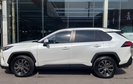 Toyota RAV4, 2024 год, 3 190 000 рублей, 10 фотография