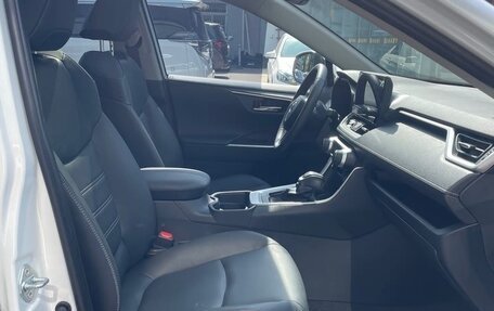 Toyota RAV4, 2024 год, 3 190 000 рублей, 4 фотография