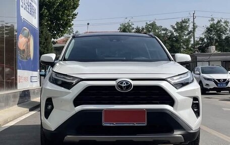 Toyota RAV4, 2024 год, 3 190 000 рублей, 9 фотография