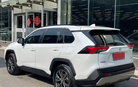 Toyota RAV4, 2024 год, 3 190 000 рублей, 11 фотография