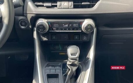 Toyota RAV4, 2024 год, 3 190 000 рублей, 16 фотография