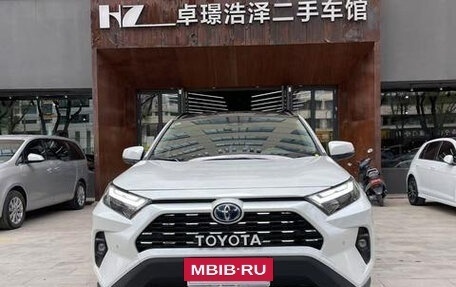 Toyota RAV4, 2025 год, 4 150 000 рублей, 3 фотография
