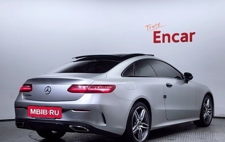 Mercedes-Benz E-Класс, 2018 год, 3 054 000 рублей, 2 фотография