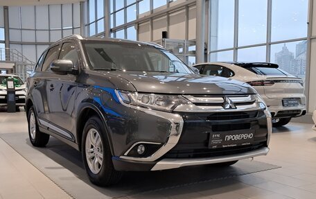 Mitsubishi Outlander III рестайлинг 3, 2018 год, 1 988 000 рублей, 3 фотография