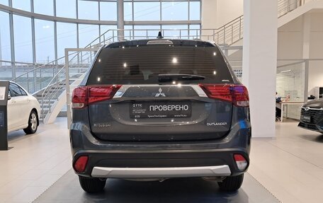 Mitsubishi Outlander III рестайлинг 3, 2018 год, 1 988 000 рублей, 7 фотография