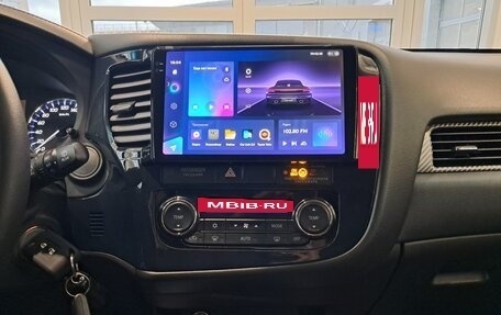 Mitsubishi Outlander III рестайлинг 3, 2018 год, 1 988 000 рублей, 18 фотография