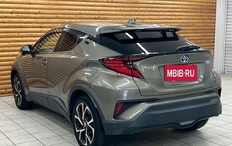 Toyota C-HR I рестайлинг, 2022 год, 1 598 000 рублей, 8 фотография