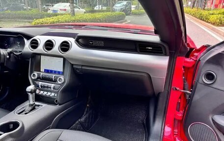 Ford Mustang VI рестайлинг, 2020 год, 1 990 009 рублей, 3 фотография