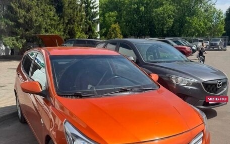 Hyundai Solaris II рестайлинг, 2015 год, 760 000 рублей, 2 фотография