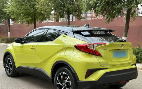 Toyota C-HR I рестайлинг, 2020 год, 1 700 000 рублей, 3 фотография