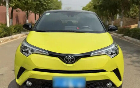 Toyota C-HR I рестайлинг, 2020 год, 1 700 000 рублей, 5 фотография