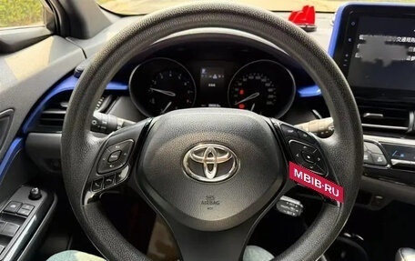Toyota C-HR I рестайлинг, 2020 год, 1 700 000 рублей, 7 фотография