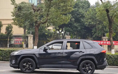 Toyota RAV4, 2022 год, 3 200 000 рублей, 3 фотография