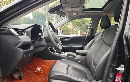 Toyota RAV4, 2022 год, 3 200 000 рублей, 9 фотография