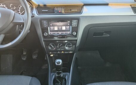 Skoda Rapid I, 2018 год, 1 200 000 рублей, 22 фотография