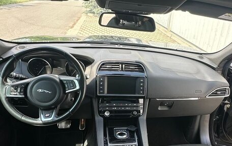 Jaguar F-Pace, 2016 год, 2 900 000 рублей, 5 фотография