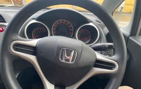 Honda Fit III, 2010 год, 800 000 рублей, 6 фотография