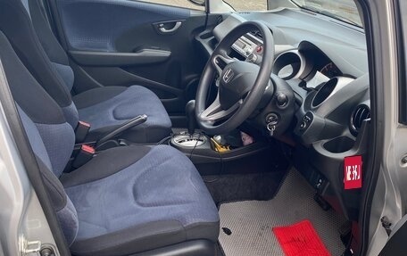 Honda Fit III, 2010 год, 800 000 рублей, 7 фотография