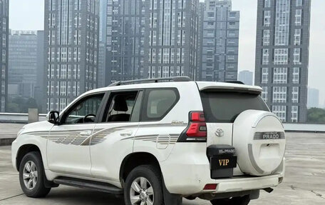 Toyota Land Cruiser Prado 150 рестайлинг 2, 2020 год, 7 000 000 рублей, 5 фотография