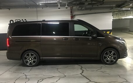 Mercedes-Benz V-Класс, 2017 год, 4 500 000 рублей, 7 фотография