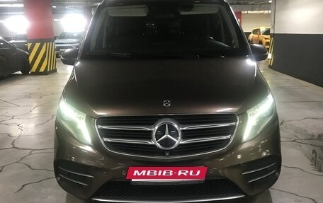 Mercedes-Benz V-Класс, 2017 год, 4 500 000 рублей, 12 фотография